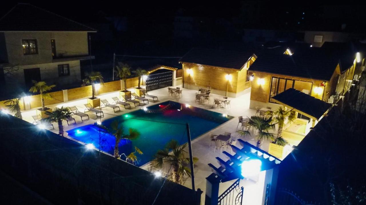فندق Bujtina Siar بورغراديك المظهر الخارجي الصورة